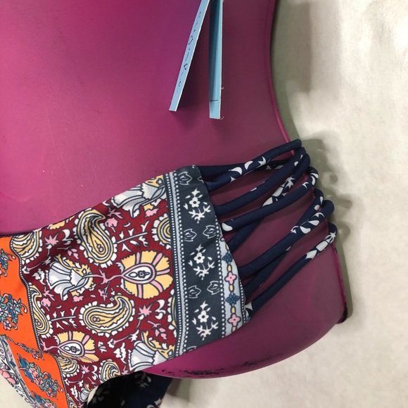 Cupshie calico halter top bikini - Picture 4 of 7